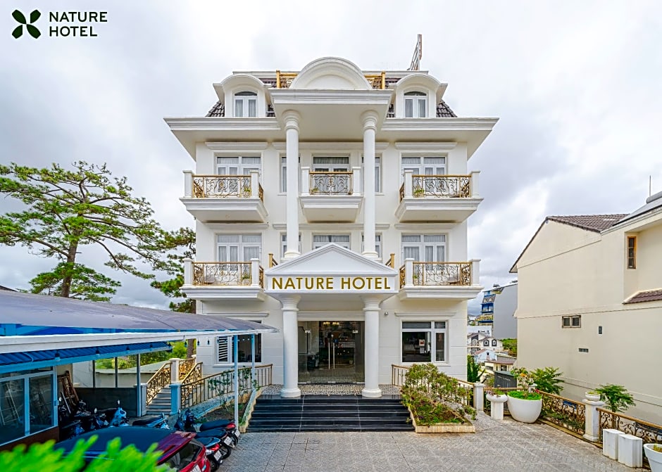 Nature hotel - Luong The Vinh