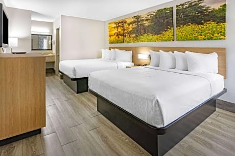 2 Queen Beds Non-Smoking