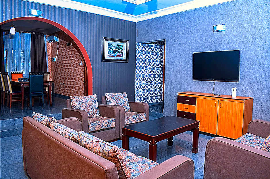 First B&R Hotel