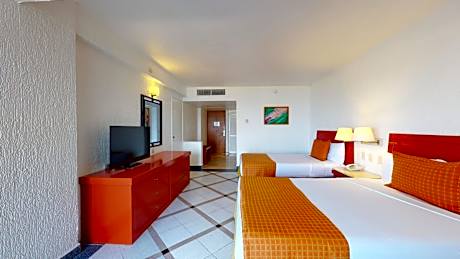 Deluxe Nature View - Great Room for Families