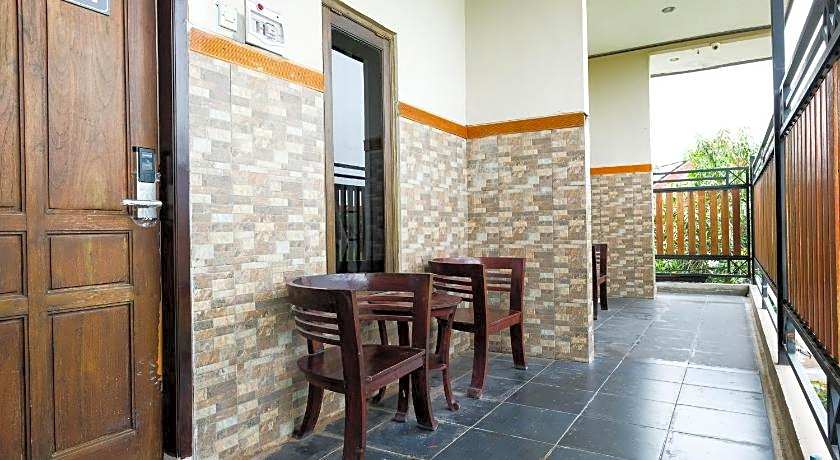 RedDoorz near Mojokerto Train Station