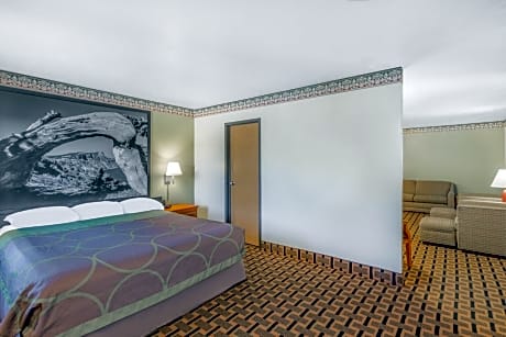 Deluxe King Suite