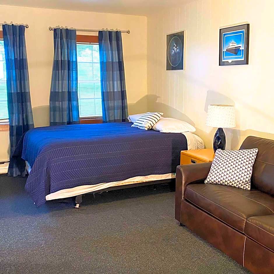 The Tides Inn