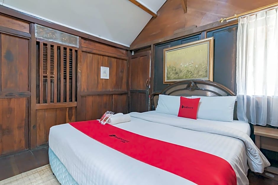 RedDoorz near Farmhouse Lembang