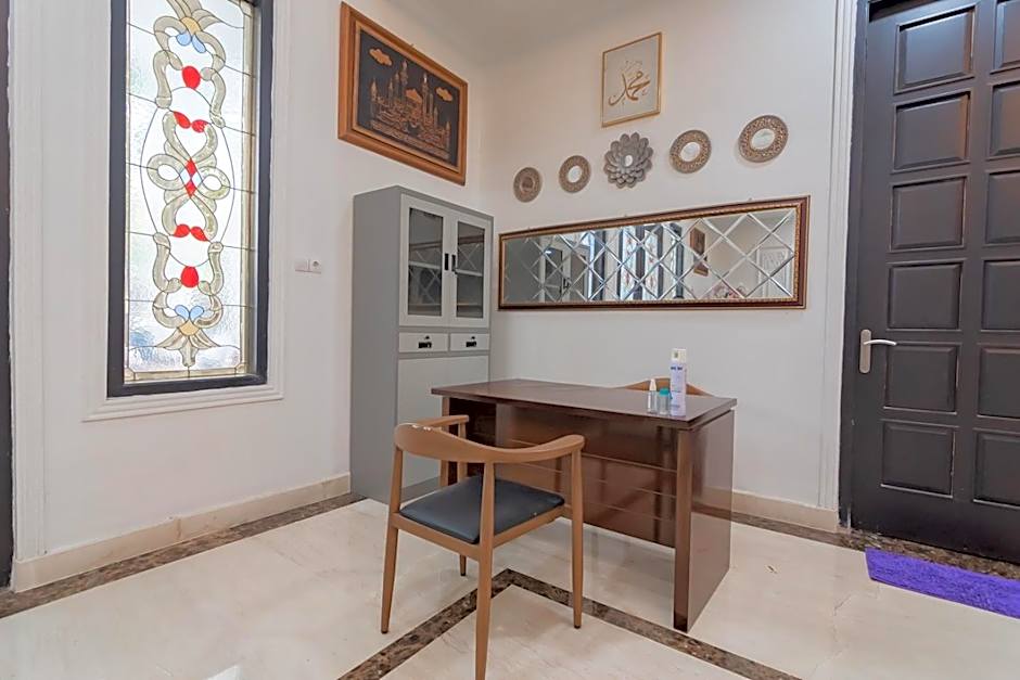 Family Homestay Syariah Cirebon Mitra RedDoorz