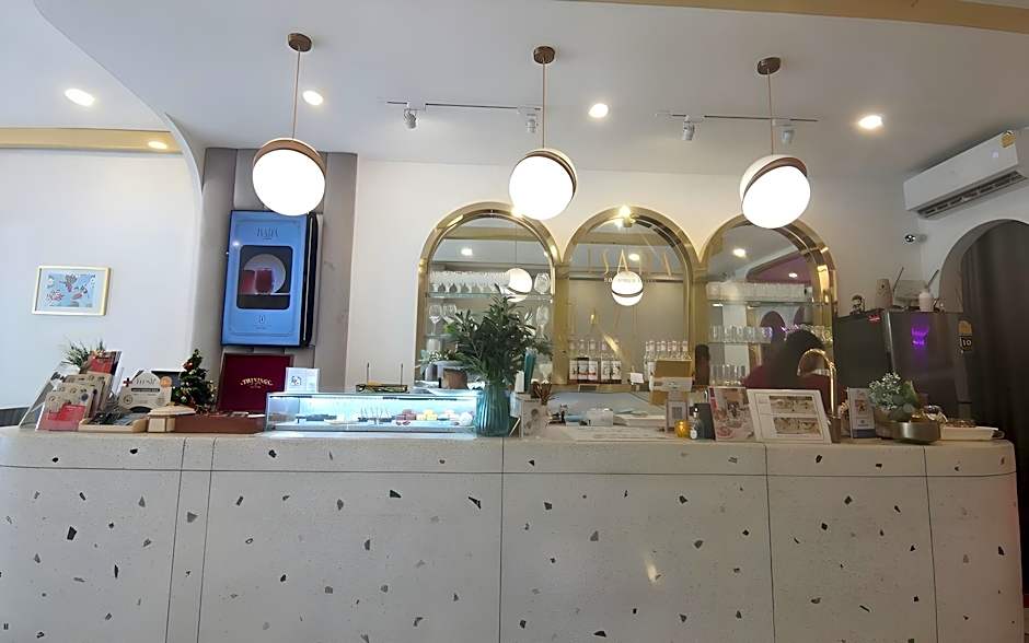 Isara Boutique Hotel and Cafe