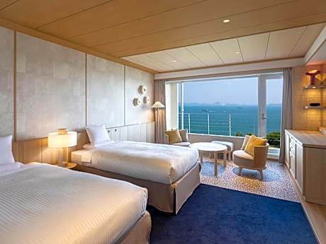 Superioer Twin Room with Ocean View and Shower Booth - Non-Smoking