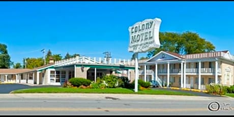 Colony Motel