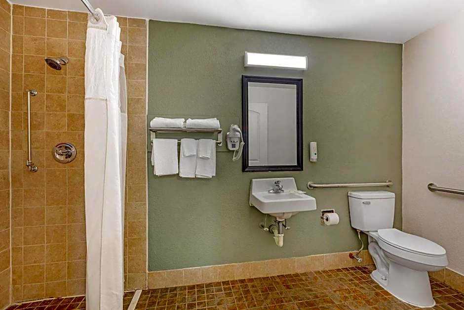 Quality Inn & Suites Orangeburg