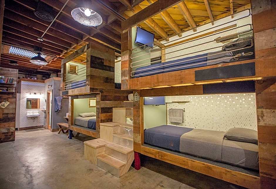PodShare East Hollywood