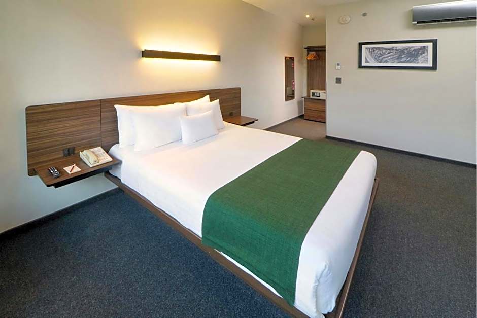 City Express Suites by Marriott Ciudad de México Santa Fe