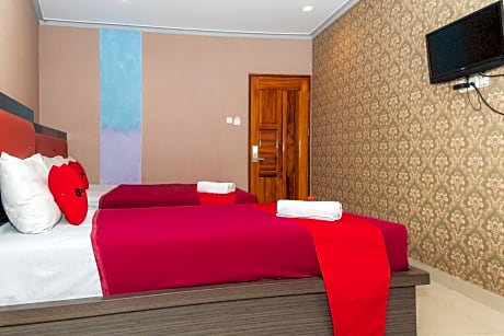 reddoorz family room