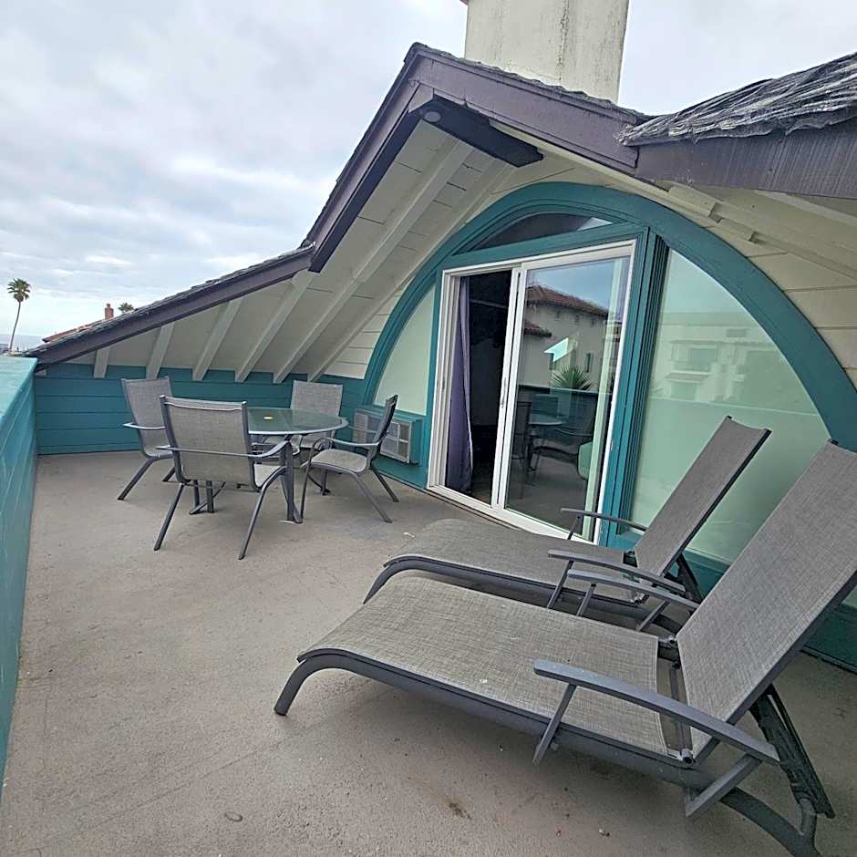 Casablanca Inn on The Beach