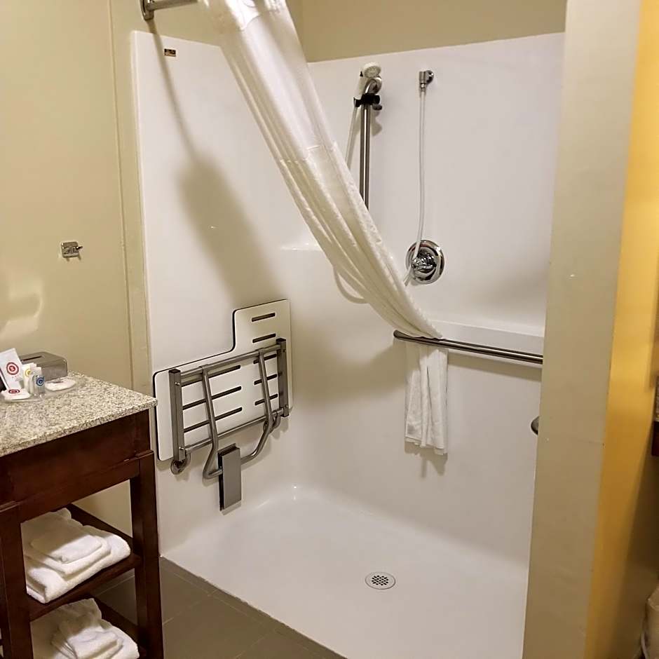 Comfort Suites Redding - Shasta Lake