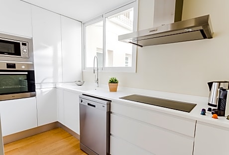 THREE BEDROOMS ATTIC CAPACITY 6 PAX