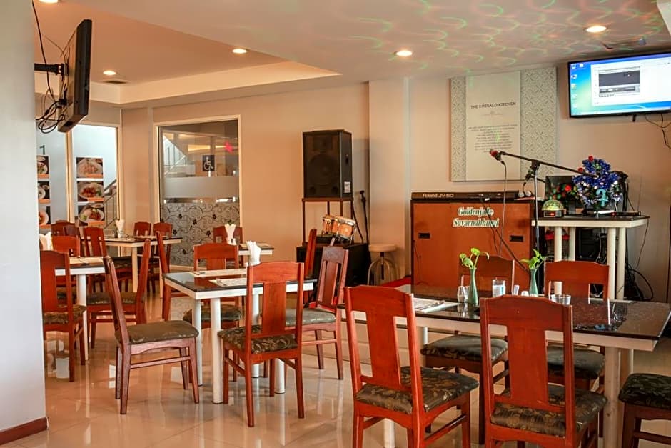 Golden Jade Suvarnabhumi Hotel