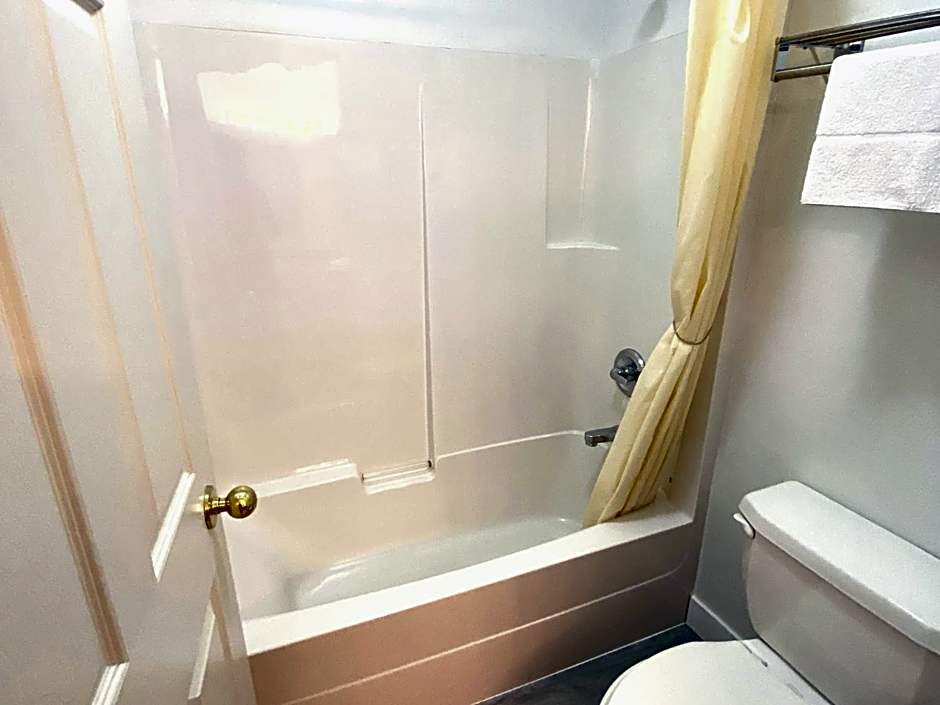 Super 8 by Wyndham Sicamous