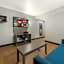 Red Roof PLUS & Suites Virginia Beach - Seaside