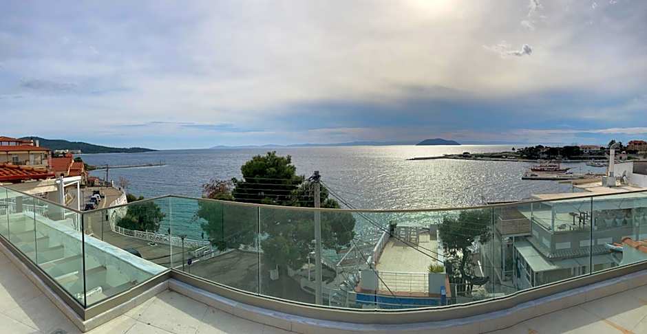 Wide Blue Luxury Boutique Suites