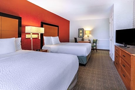 2 Double Beds Non-Smoking