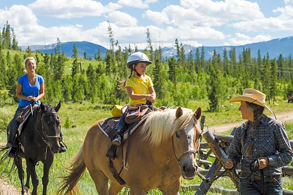 Holiday Inn Express & Suites Fraser By IHG