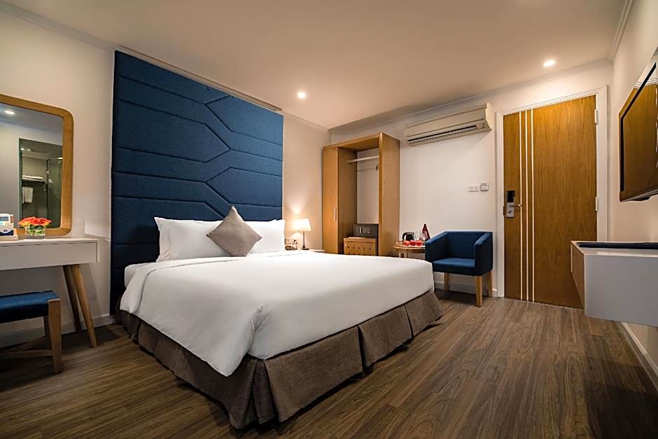 Hanoi Backpackers Hostels Rooftop Bar