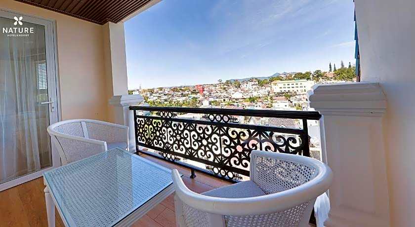 Nature Hotel - Pham Hong Thai