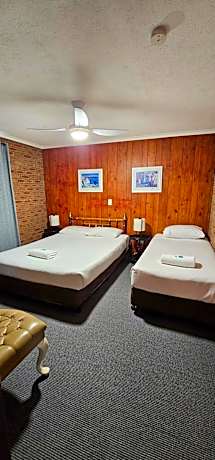 One-Bedroom Family Suite