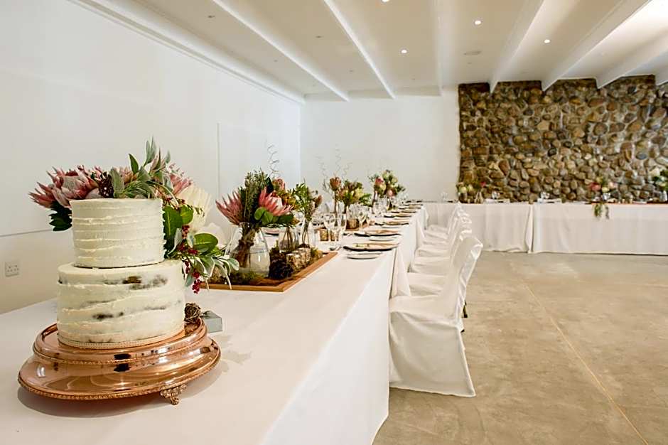 Swartberg Hotel, Cork Tree Collection
