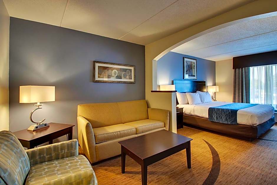 Greenfield Inn & Suites Owensboro, KY Airport