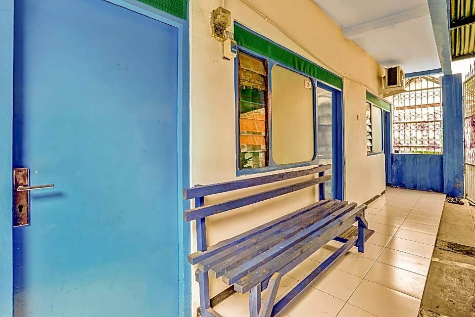 OYO Life 90523 Homestay Jenggolo