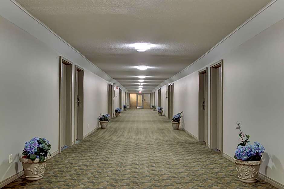 Knights Inn - Kamloops BC