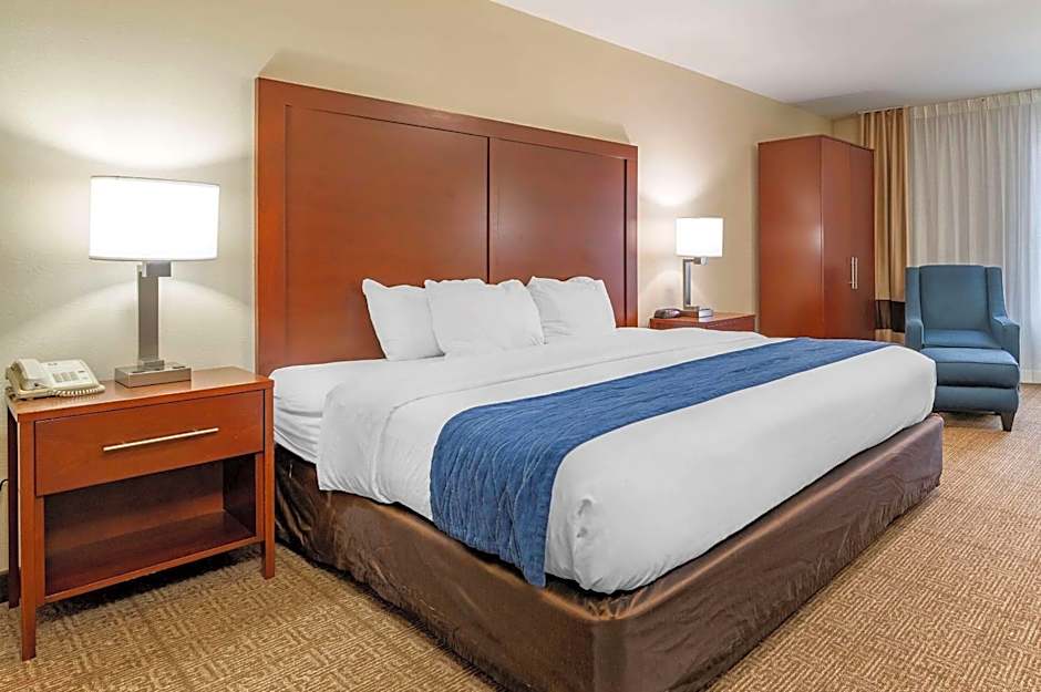 Comfort Inn & Suites Northern Kentucky