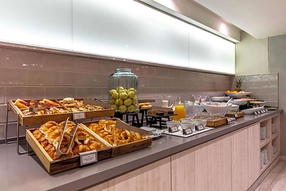 Huinid Obelisco Hotel