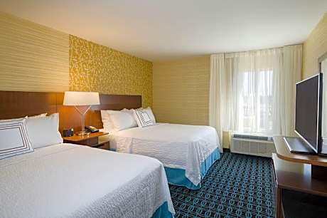 Room, 2 Queen Beds, Courtyard View (Hearing Accessible) (2 Queen Beds)