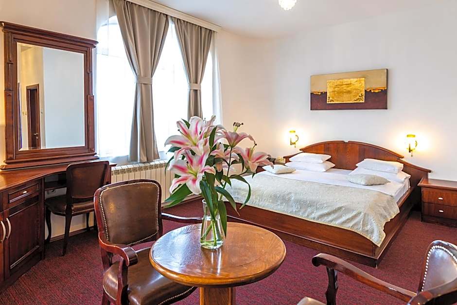 Garni Hotel Royal Crown