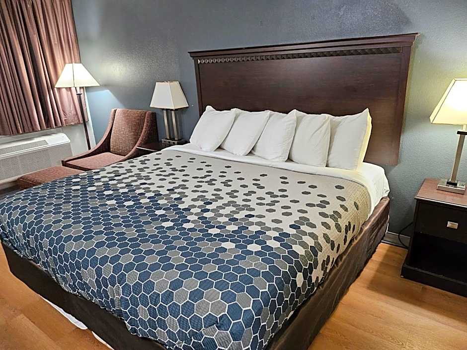 Econo Lodge Biltmore