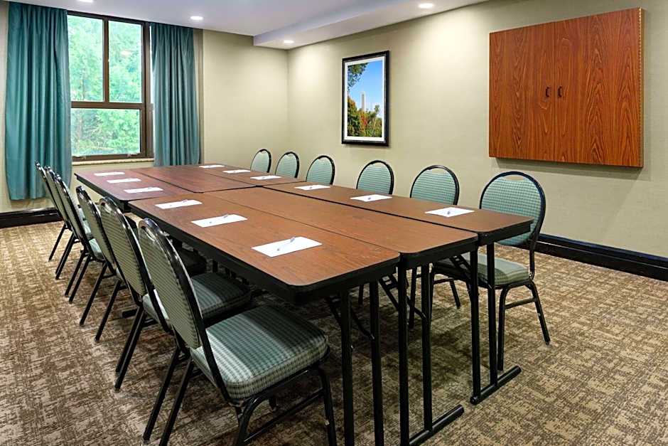 Hampton Inn By Hilton & Suites National Harbor/Alexandria Area