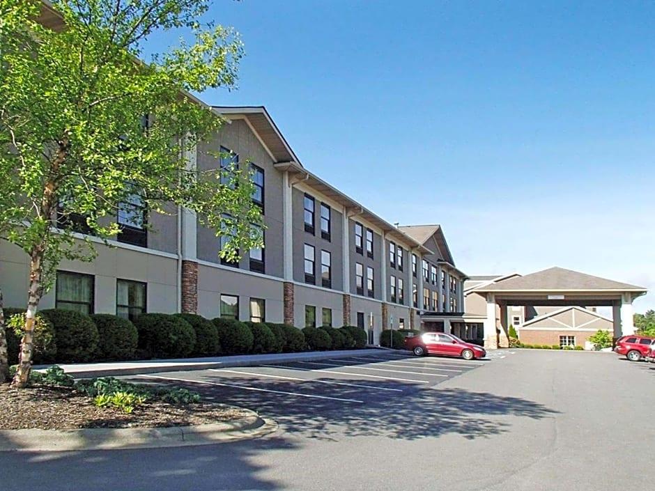 Quality Inn & Suites University