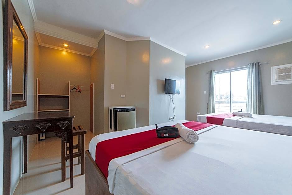 RedDoorz @ Old Buswang Road