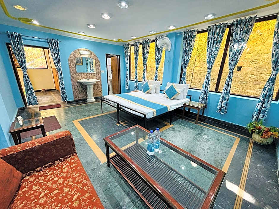 Hotel Lake Inn - A Luxury Lake View Hotel