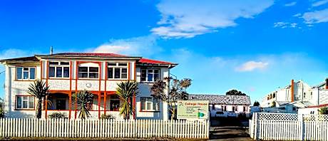 42b College House