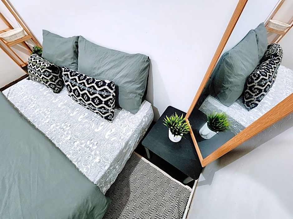 Upspot Kuching Waterfront Premium Hostel