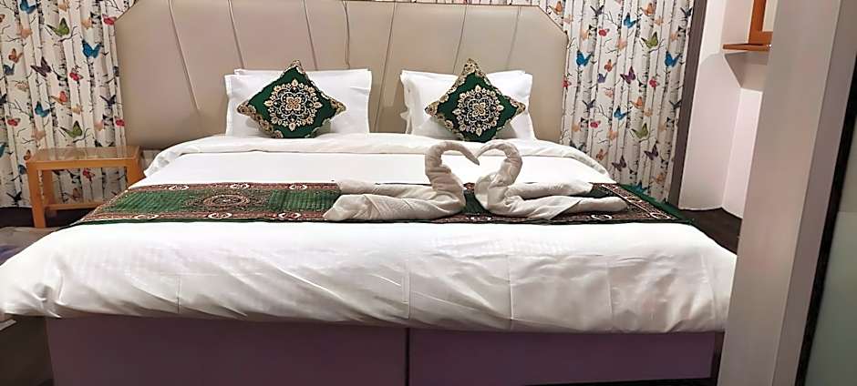 Hotel Wadera's Living – Srinagar, PA