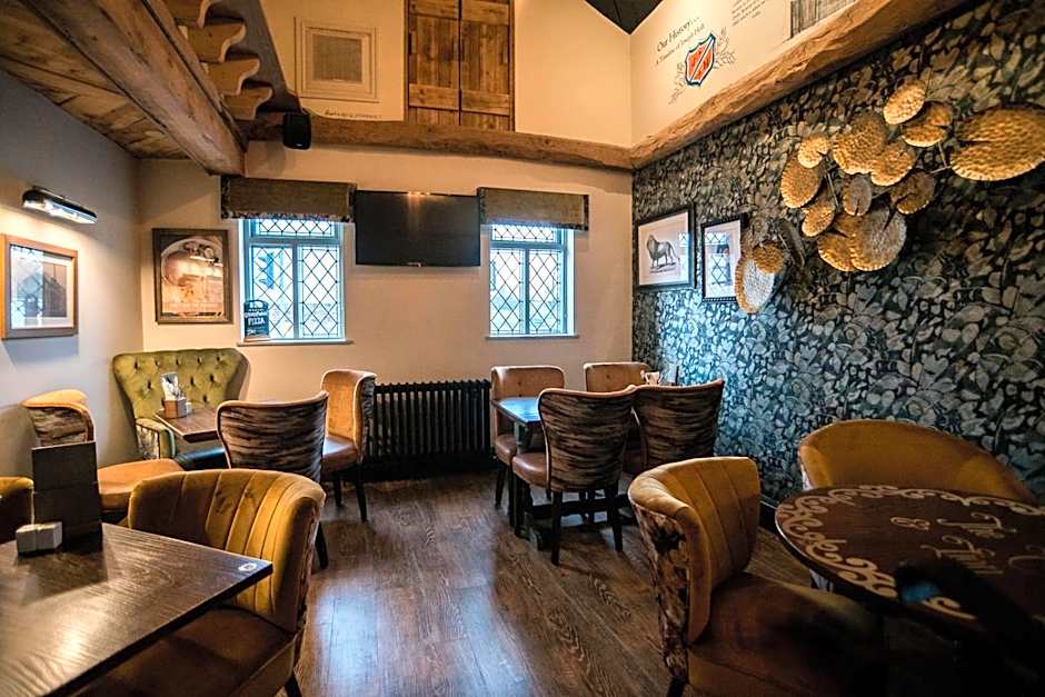 Cat & Lion Country Pub and Hotel