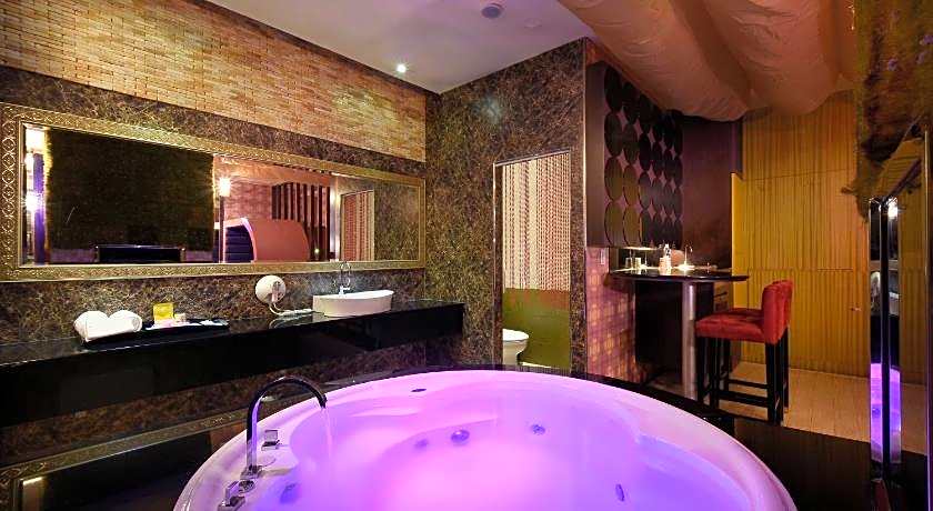 Sun Garden Ming Cheng Motel