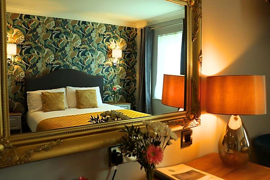 Photo 1 of 2 of Deluxe 1 King Bed