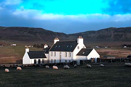 Monkstadt 1745 Restaurant with Rooms