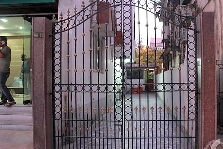 Falcon Guest House – Calcutta, LA