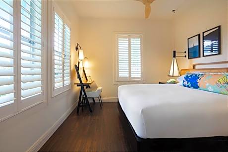 Snow White King Room